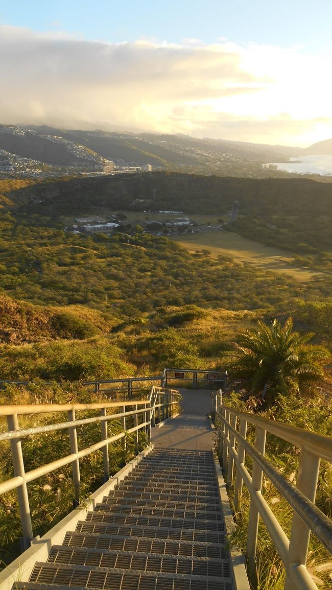帰りは緩やかな方から、あららこっちも結構な階段ですよ。