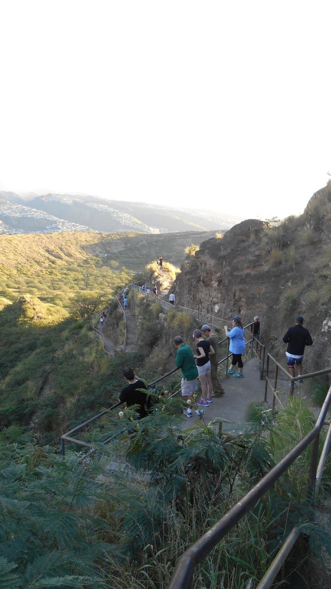 今から登頂する人たちと挨拶しながら、すれ違います。