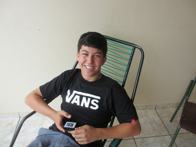 リオデジャネイロ近郊に住む甥っ子１９歳<br />　１５００ｋｍを陸路で来てくれた<br />　　<br />下記と共に日系三世ではあるが<br />　幼少期に病気で父親を亡くしているので<br />　　実質の父親が僕になっている