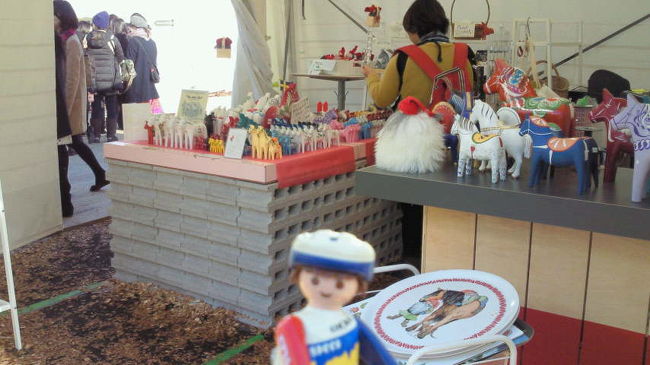 スウェーデンの幸せを運ぶ馬、ダーラナホースのお店。『キッチン・ストーリー』という北欧の映画を観て以来、ダーラナホース好きになったミール君だったので、実はこのお店を一番楽しみにしていました。が、かわいいものはどれもけっこうお値段が高めなため、中山道で散財しまくったミール君のお財布の軽さから、購入は断念せざるを得ませんでした。