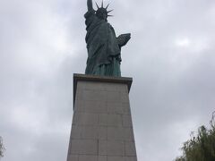 自由の女神！
セーヌ川に自由の女神が。

でもこっちがオリジナルだよ