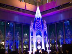 まずやってきたのは丸ビル。

「Bright Christmas 2014 Marunouchi 〜Disney TIMELESS STORY ここから始まる、終わらない物語〜」というイベントが行われており、その中でも目玉の展示が、ここ丸ビルの「アナと雪の女王」のイルミネーションです。