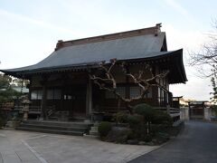 法源寺です。
日蓮宗寺院で、8ケ寺の一です。


通称、「ぼたもち寺」です。
桟敷の尼の実家の菩提寺なので、こう呼ばれております。
鎌倉の常栄寺は、桟敷の尼のお墓があるので、「ぼたもち寺」と
呼ばれているそうです。

間違わない様に。
