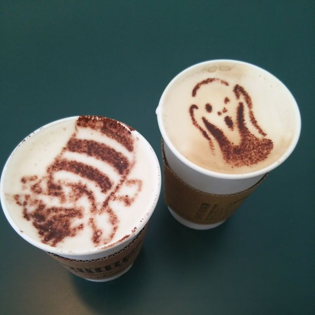 マイキー＆ムンクの叫びのカフェラテ<br />それぞれ別の店舗で販売されていましたが、マイキーは出てくるのに時間がかかって顔が潰れていたからショック(ノД`)・゜・。<br />