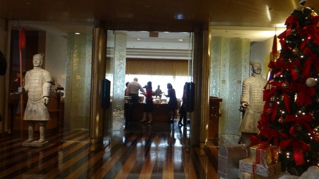 ヒルトンホテル３階　中華バイキングでランチ