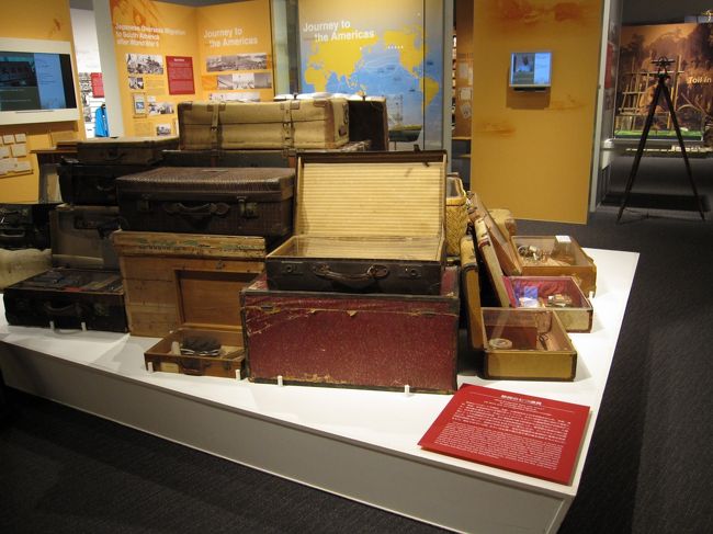 こちはら文字による解説がかなり多いですが、移民の人が旅立つ時の荷物などもあり、なかなか興味深い。