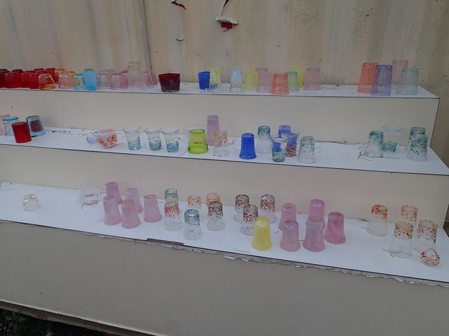 外にあるのだけ写しました。<br />つぶつぶ作品が結構好みです。