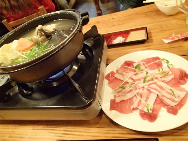 アグーのしゃぶしゃぶが有名みたいで美味しかったです。<br />2回お代わりしました。<br />