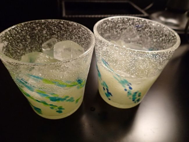 また温泉入って部屋で家から持ってきた<br />せいふくゆずシークワサー飲んで寝ました〜<br />おやすみなさ〜い(-_-)zzz