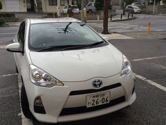 沖縄島の足になってくれたOTSレンタカーのAQUA君。