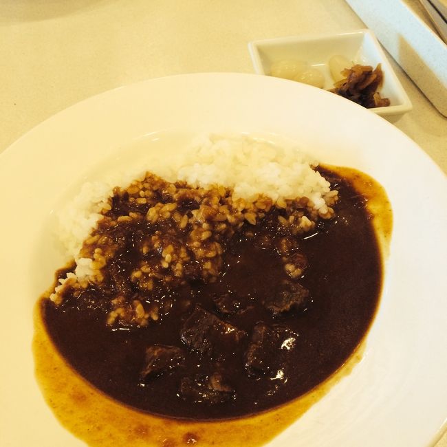 不二家で朝食。サラダつきで1000円。