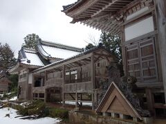 大膳神社のあと、妙宣寺に立ち寄ります。五重の塔がそびえる立派なお寺です。