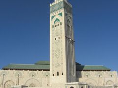 ハッサン2世大モスク。

ステキな塔です。
生で見る方が断然、美しいです。
写真では、優雅さは写し取りきれません。
絶対に生です！！生で見るべきです！！
はるばるやって来てよかった！！
