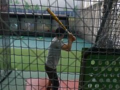 明治神宮外苑 バッティングドームでちょっと打ってみます！

ソウルではバットに当たらなかったボールが、やはり日本では当たります。

(13:18)