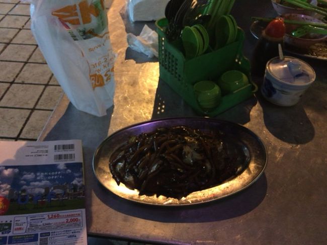 深夜ですが、食事に。