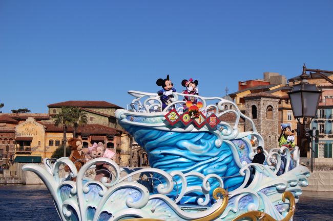 ショーが始まりました。<br /><br />娘の為に動画撮影していたので、１枚のみ(笑)<br /><br />あっという間に終わったいました…<br /><br />もう少しやってほしかったな〜