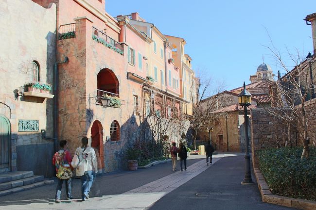 裏道〜<br /><br />雰囲気が素敵ですね<br /><br /><br />本日はこれくらいで、早めの帰宅です。<br />