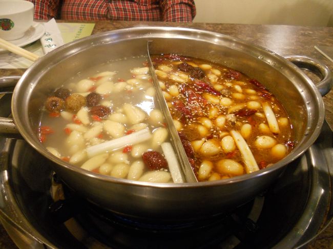 早速夕食は天香回味です。