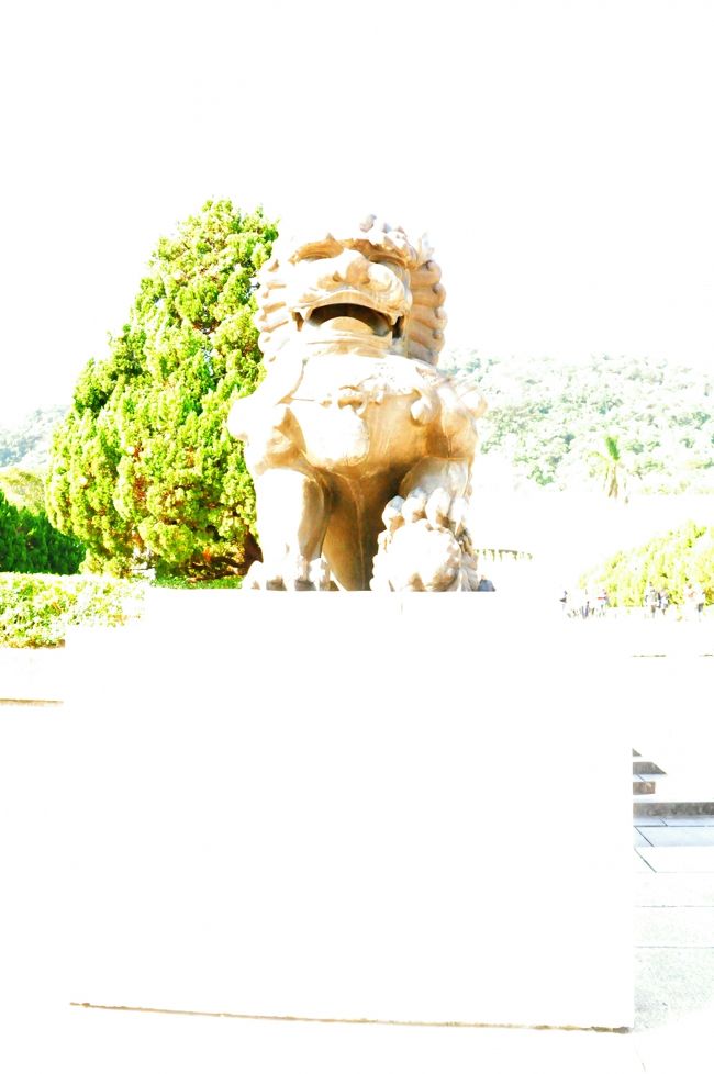 狛犬さんかな？　でかいです。