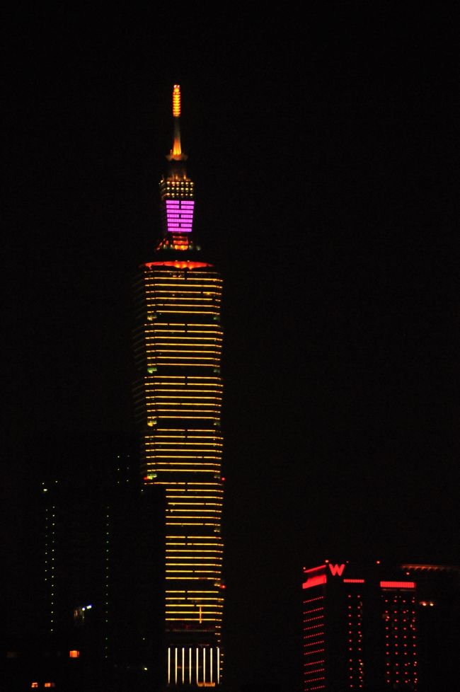 階段おりてから100mで川です。　めんどくさかったのでそのまま川沿いで見ることに。　101手前のビルがちょっと邪魔。300mほど上流に行けばちゃんと目れるようです。