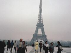 11月21日　月曜日

この日の午前中は団体でパリ市内観光へ。
まずはエッフェル塔の撮影ポイントであるシャイヨー宮へ。