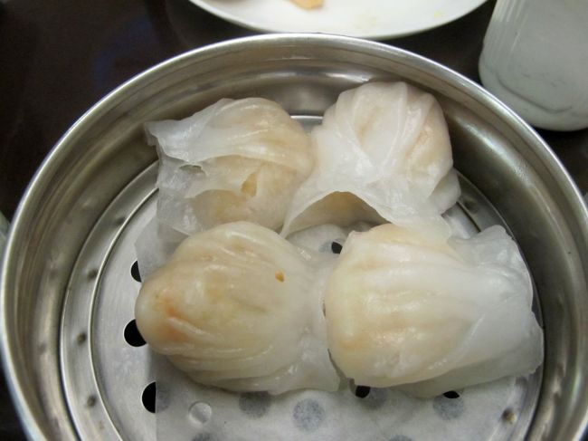 海老餃子。<br /><br />中国人（もしくは中国系コスタリカ人）が作っているので、ほっとする味付けです。<br />ずっとコスタリカ料理だったので、久しぶりの中華料理を美味しく頂きました。<br /><br />翌日は、午前中はサン・ヘラルド・デ・ドータで火の鳥ケツァールを観察、午後はサンホセの市内観光をしました↓<br />http://4travel.jp/travelogue/10968267