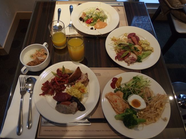 品数は限られていますが、<br />前回宿泊したときよりも品数が増え、<br />美味しい朝ご飯でした。<br /><br />特に西瓜は、今回の旅行中に食べた中で<br />一番甘くておいしかったです。