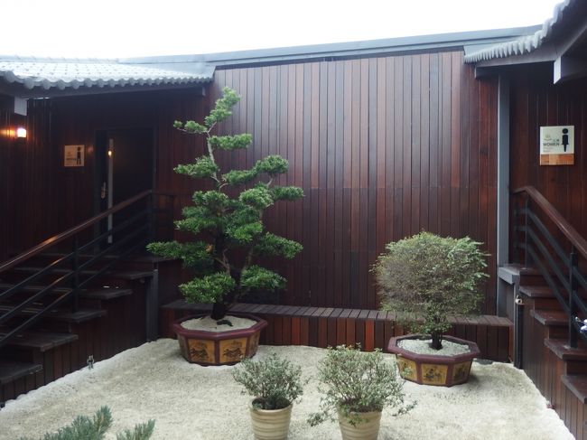 屋上が男女別露天風呂・坪頂之湯<br /><br />営業時間は05:00〜12:00と13:00〜22:00 <br /><br />１階には水着水泳帽着用の温泉SPA・出雲温泉があり<br />こちらの営業時間は10:00〜12:00と13:00〜22:00