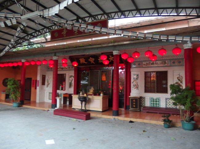 徳陽路に出て右折、福崇寺にお参り。<br />