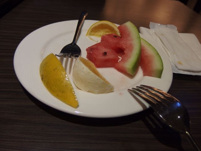 フルーツ盛り合わせ<br /><br />めっちゃお得！<br /><br />満腹しました♪<br />