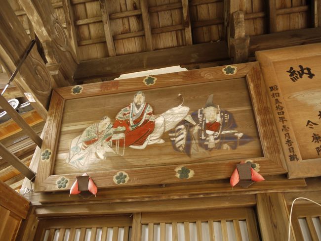 境内に掲げられてた大きな絵馬<br /><br />淵にある飾りが梅の花のようなんで、道真さん関係の絵馬かなぁ？？