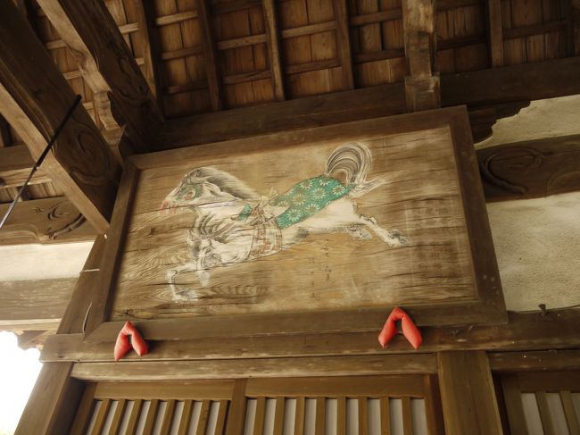 こっちの馬は立派な馬です！<br /><br />お参りを済ませたら来た道を帰る♪