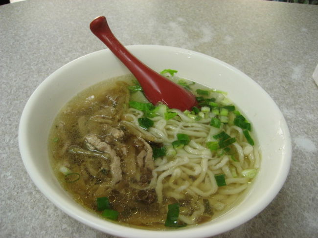 ナゼか（　＃＝＝＃）<br />「搾菜肉糸麺」に心惹かれちゃった私<br /><br /><br />でもﾈ<br />味はちょっとザンネンな感じでした
