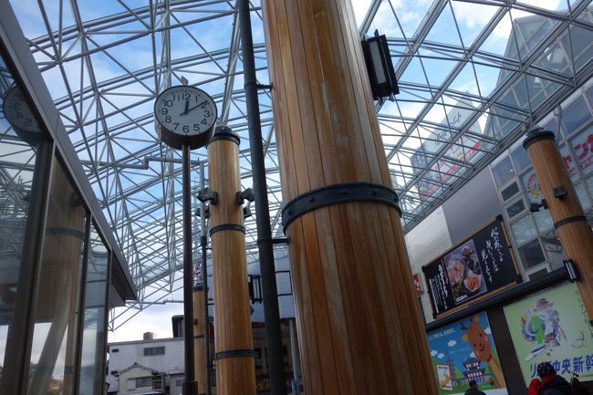 近鉄奈良駅に到着したのは正午過ぎ。<br />ちょっとおなかが空いてきたが、お昼ごはんを食べる時間が惜しい。<br />東大寺門前のお店でぜんざいをいただいて、そのままお寺へ。