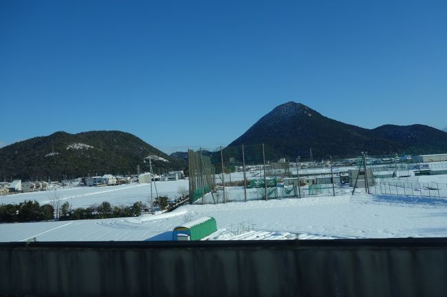 結局、寒風吹く京都駅ホームでお弁当をそそくさと食べ、自由席を立って名古屋へ。