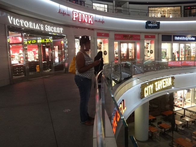 Laは最高 Jwマリオット ロサンゼルスl A ライブ宿泊 ブラッグフライデー前夜の City Target での行列に並びお買い物後 活気のあるブルワリー ヤードハウス へ 4日目の朝もパンケーキ ダウンタウンからカリフォルニア州最大のアウトレットモール オンタリオ