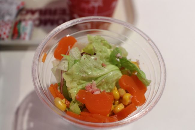 サラダにもミッキーの型があります。