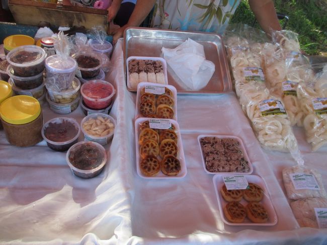 日本食屋さん<br />　赤飯、味噌、納豆、漬物、餅、饅頭、蒟蒻<br /><br />日系の農家だけど戦争前の入植なので<br />　今の日本の食べ物とは大分異なる