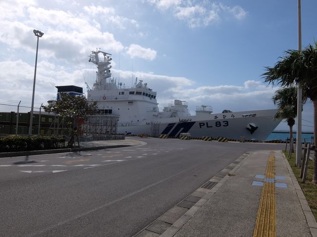 島を一周。石垣港です。