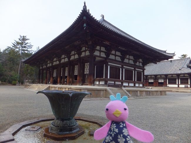 ★金堂★の後ろに見える建物は★講堂★