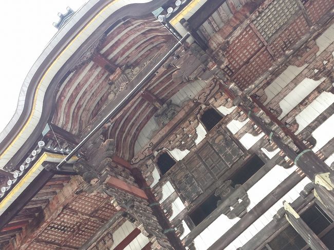 毎年、大晦日から元旦にかけて<br />観相窓が開かれ、<br />お正月の間だけここから大仏様の顔が<br />拝めます。