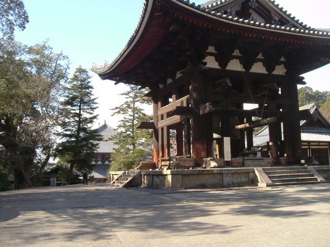 鐘楼<br /><br />二月堂への途中。