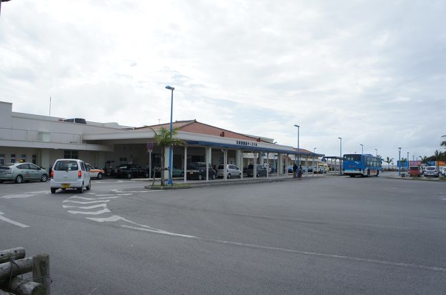 フェリーターミナルはバスターミナルから道を渡ってすぐ