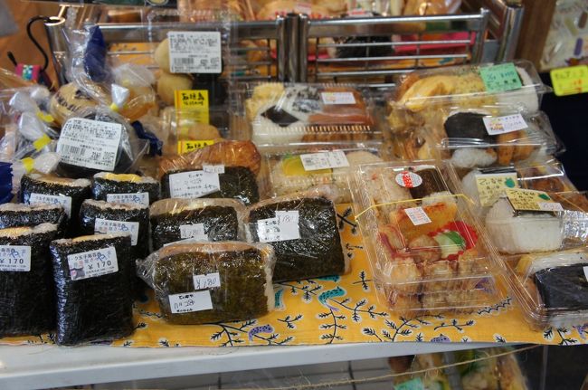 ううう、ファミマよりも石垣らしくて美味しそうなものがいろいろ<br /><br />次回はここで調達したいと思います