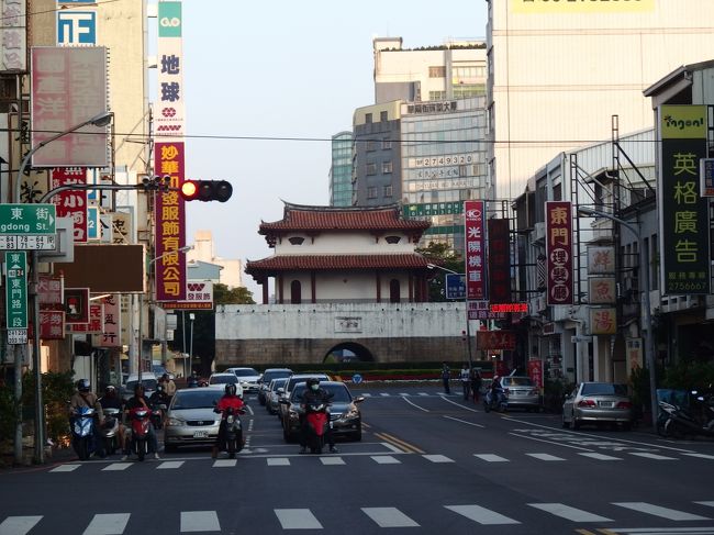 上り・下りを間違えて、反対方向の府城東門まで行ってしまいました。<br />