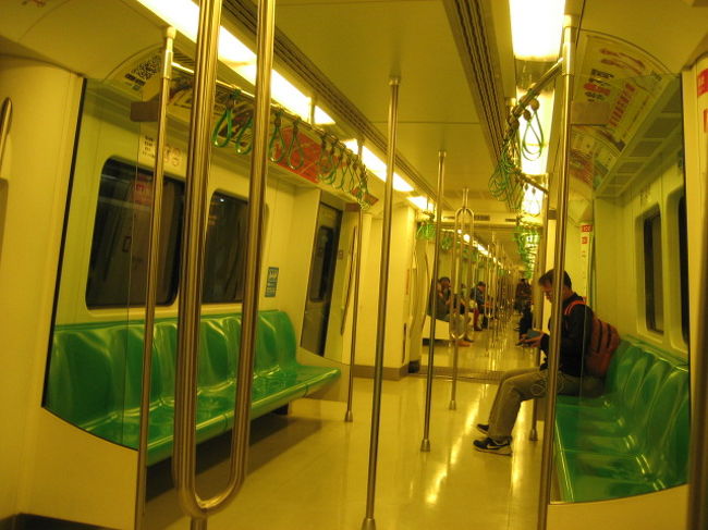 地下鉄の中はとってもきれい（＾＾）<br /><br /><br />