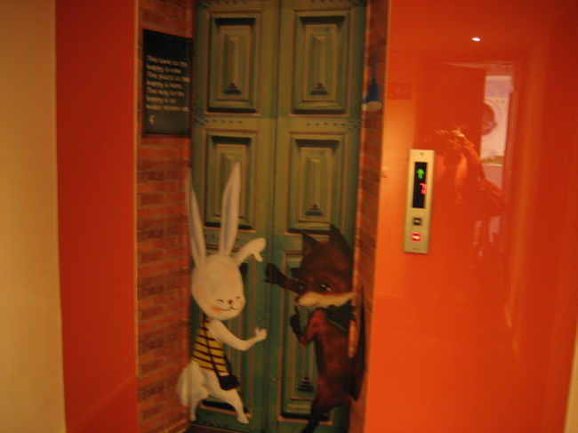 見てみて！！<br /><br />エレベーターもこんなにカワイイ♡