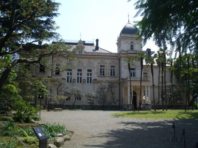 坂をあがると、豪邸が！<br /><br />ここから先は後でひいちゃんと来よう