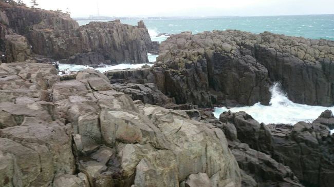 途中の岩で、風にあおられ膝負傷💦💦。<br />痛かった😥