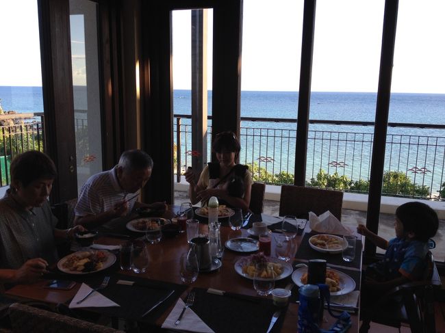 今日も快晴！！！<br />何だか物足りない。<br /><br />２泊だとクラブメッドは短かすぎる。<br /><br />朝食後は大型タクシーで空港まで。<br />（１０５００円です）<br />